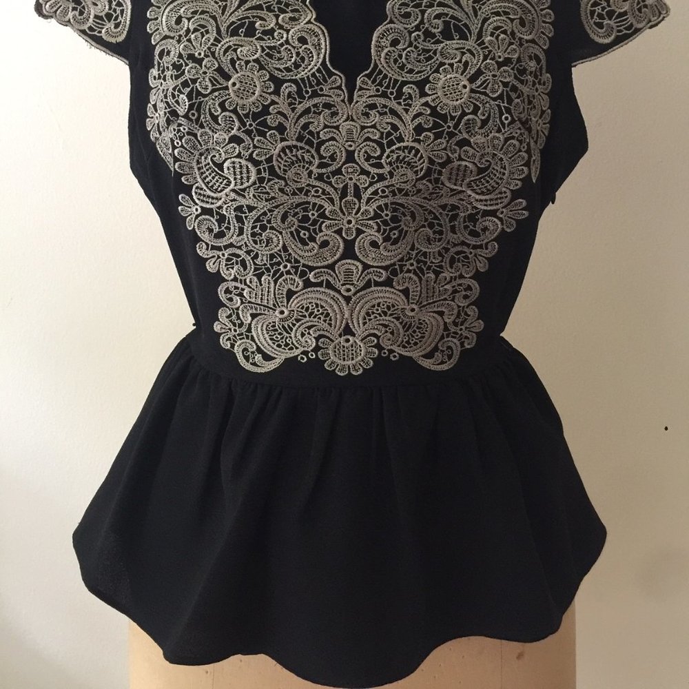 Urban Outfitters Black Peplum Embroidered Cap Sleeve Top; Size 2